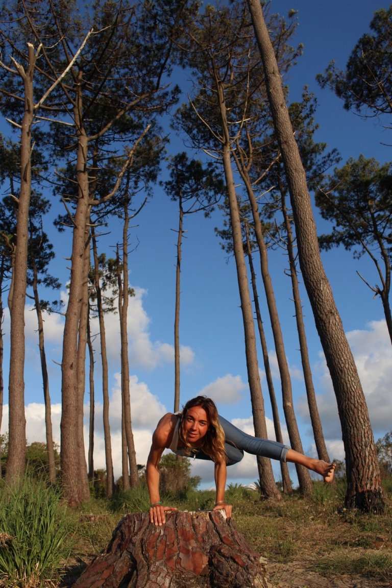 YOGA EN EL JARDIN - Hotel Torres de Somo